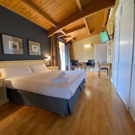 Roomrural Hotel Iru-Bide ルンビエル エクステリア 写真