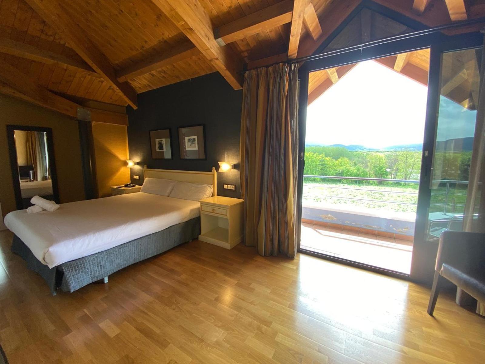Roomrural Hotel Iru-Bide ルンビエル エクステリア 写真