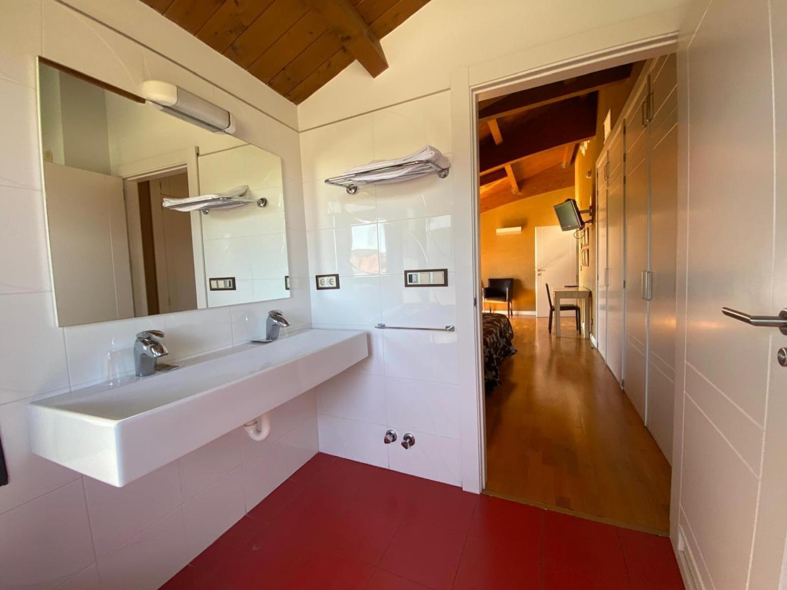Roomrural Hotel Iru-Bide ルンビエル エクステリア 写真